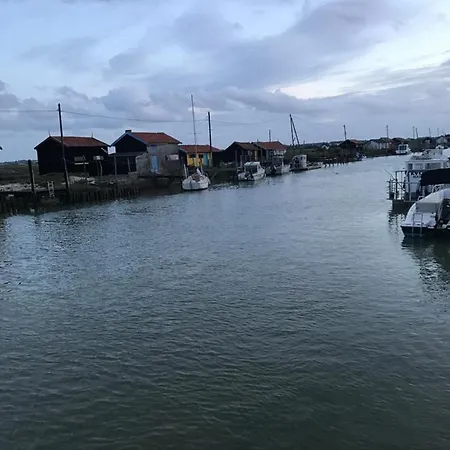 Les Charmettes 661 4*